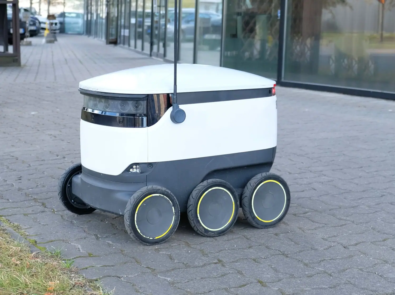 Autonomiczne pojazdy dostawcze - przyszłość logistyki miejskiej